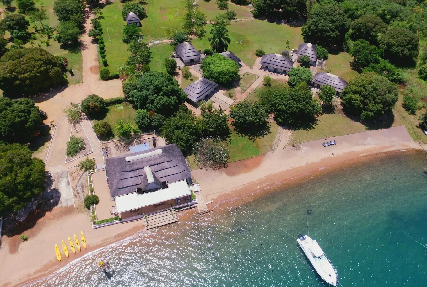 Lake Shore Lodge